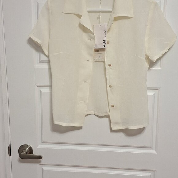 Cream colour short sleeve sheer blouse size small - Picture 4 of 12